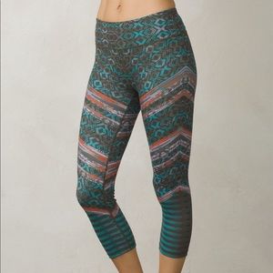 prAna Roxanne Yoga Capris Green Tribe Recycled XS